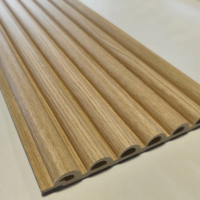 Moove Urban Classic di Deco - Kintai Cedar - Rivestimenti e Boiserie in legno e tecnopolimeri - Image 2