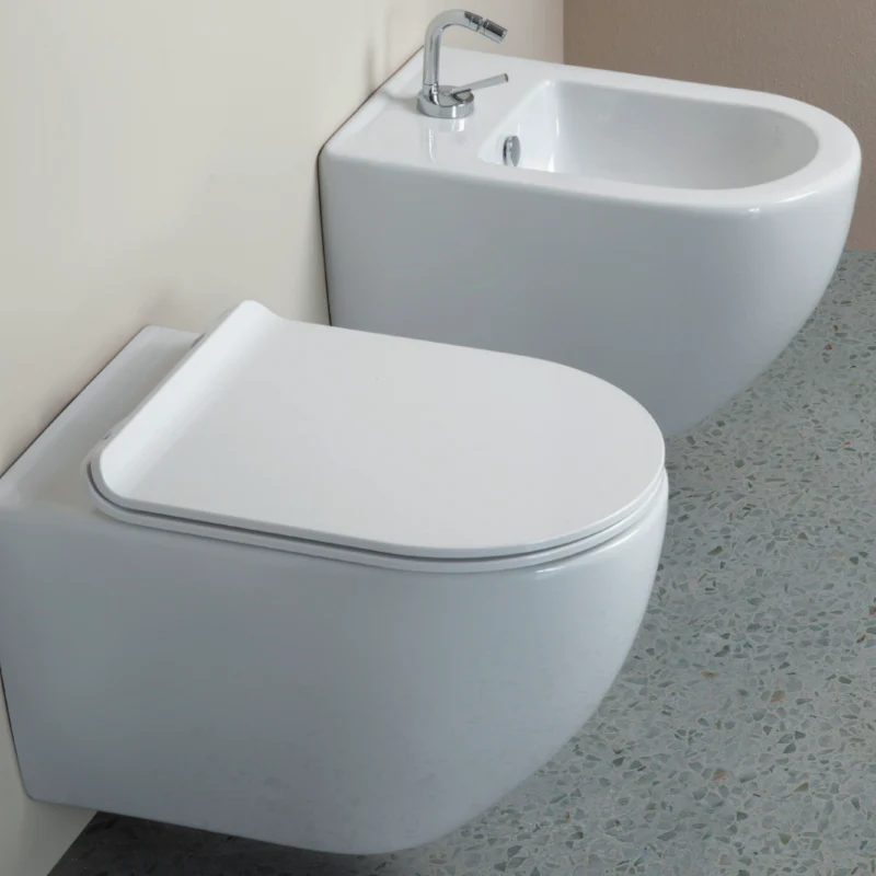 Music Plus - Set sanitari sospesi senza brida con coprivaso Slim rallentato