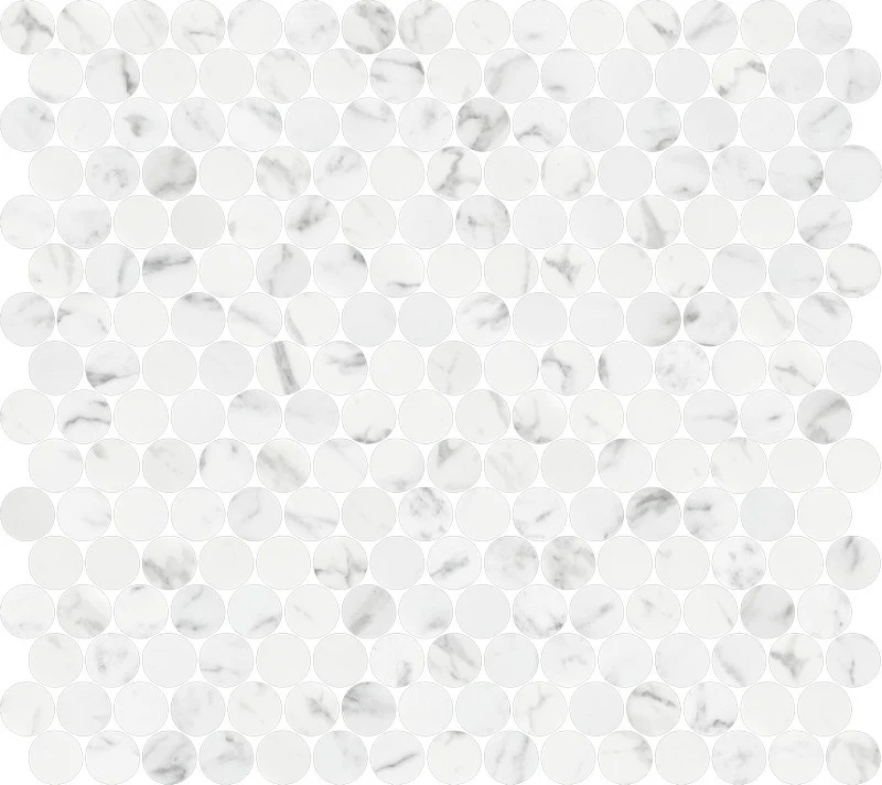 Prestige Penny Round Carrara - Mosaico Bottoncino su rete effetto marmo - Image 2