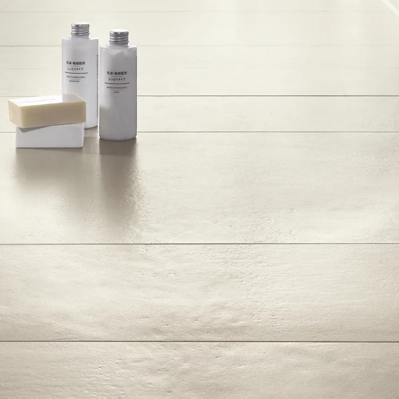 Riga Cloud Smooth - Gres porcellanato Effetto Materico 22.5x90 Rettificato