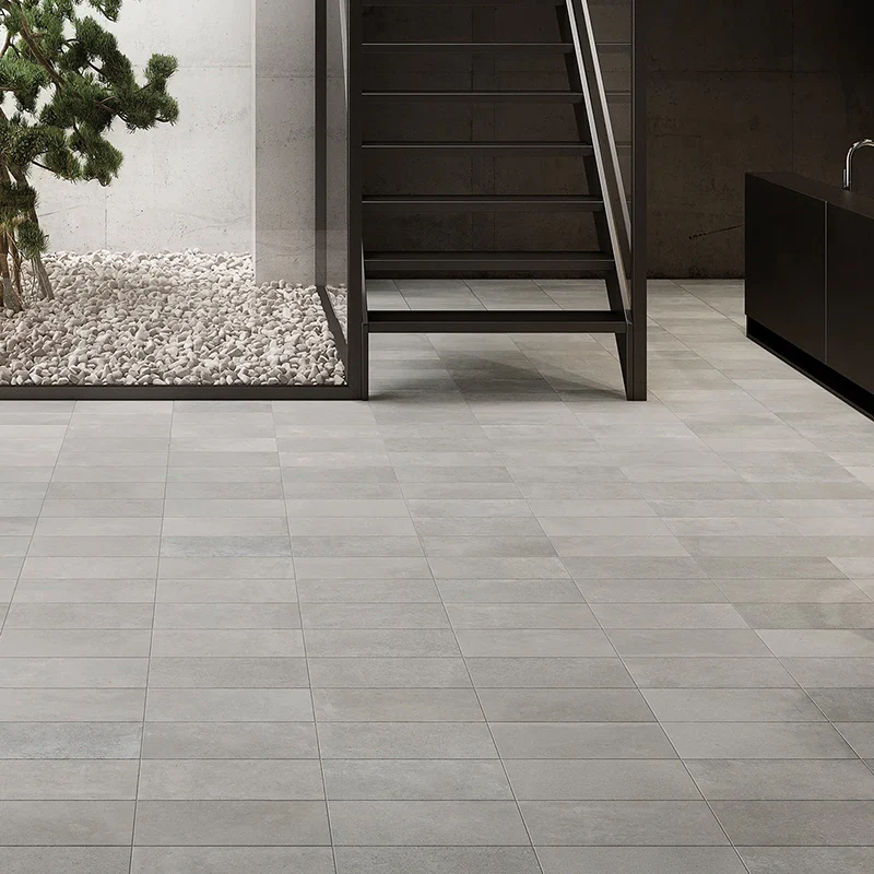 Street Londra Grey R10 - Gres Porcellanato effetto cemento 22x45